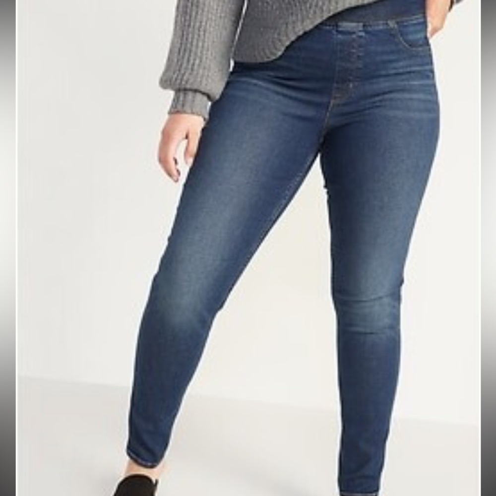 Old Navy Mid-Rise Jeans size 18